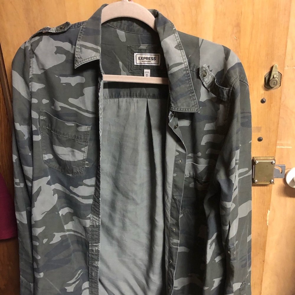 Express camo button up
